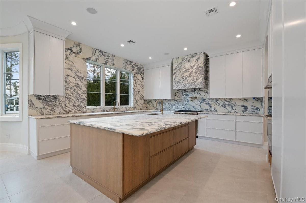 772 Park Lane, North Woodmere, NY 11581