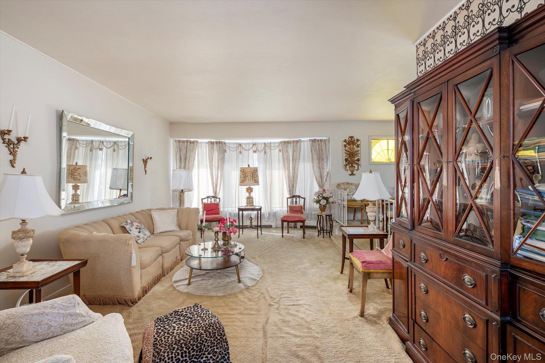 9 Walnut Place, Massapequa, NY 11758