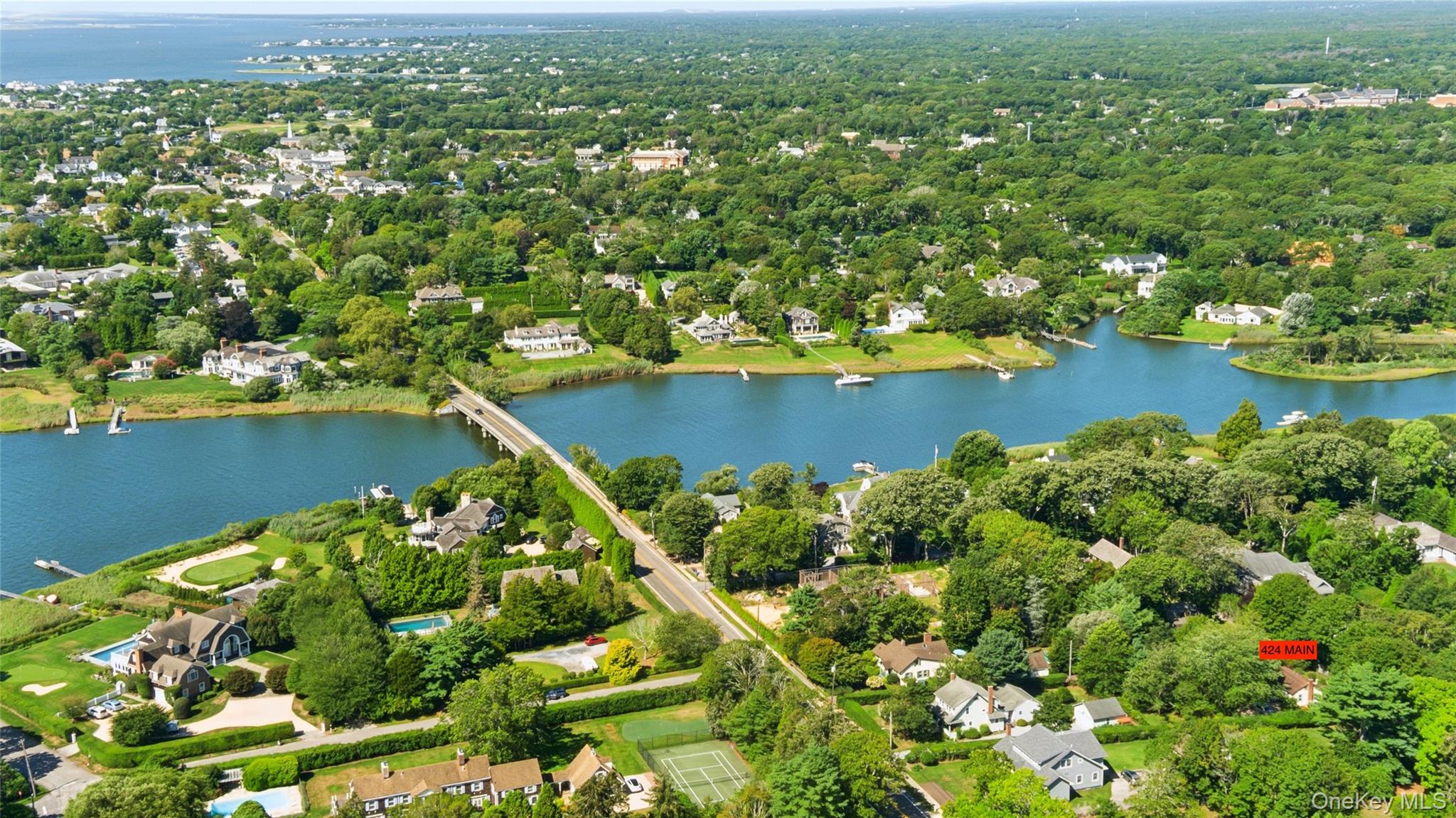 424 Main Street, Quiogue, NY 11978