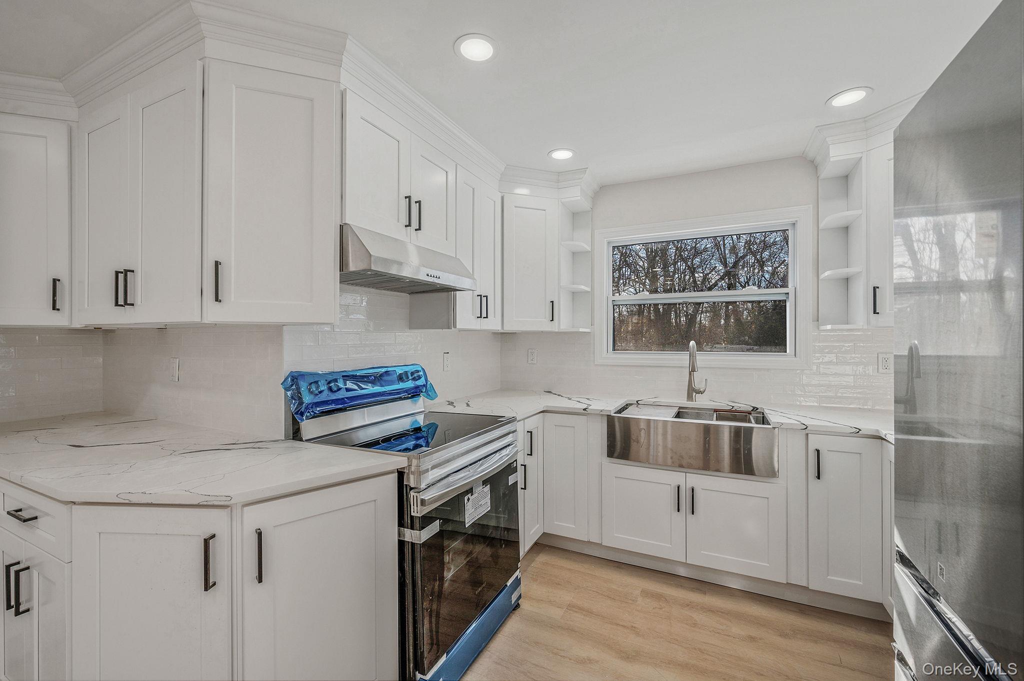 15 Terry Court, North Babylon, NY 11703