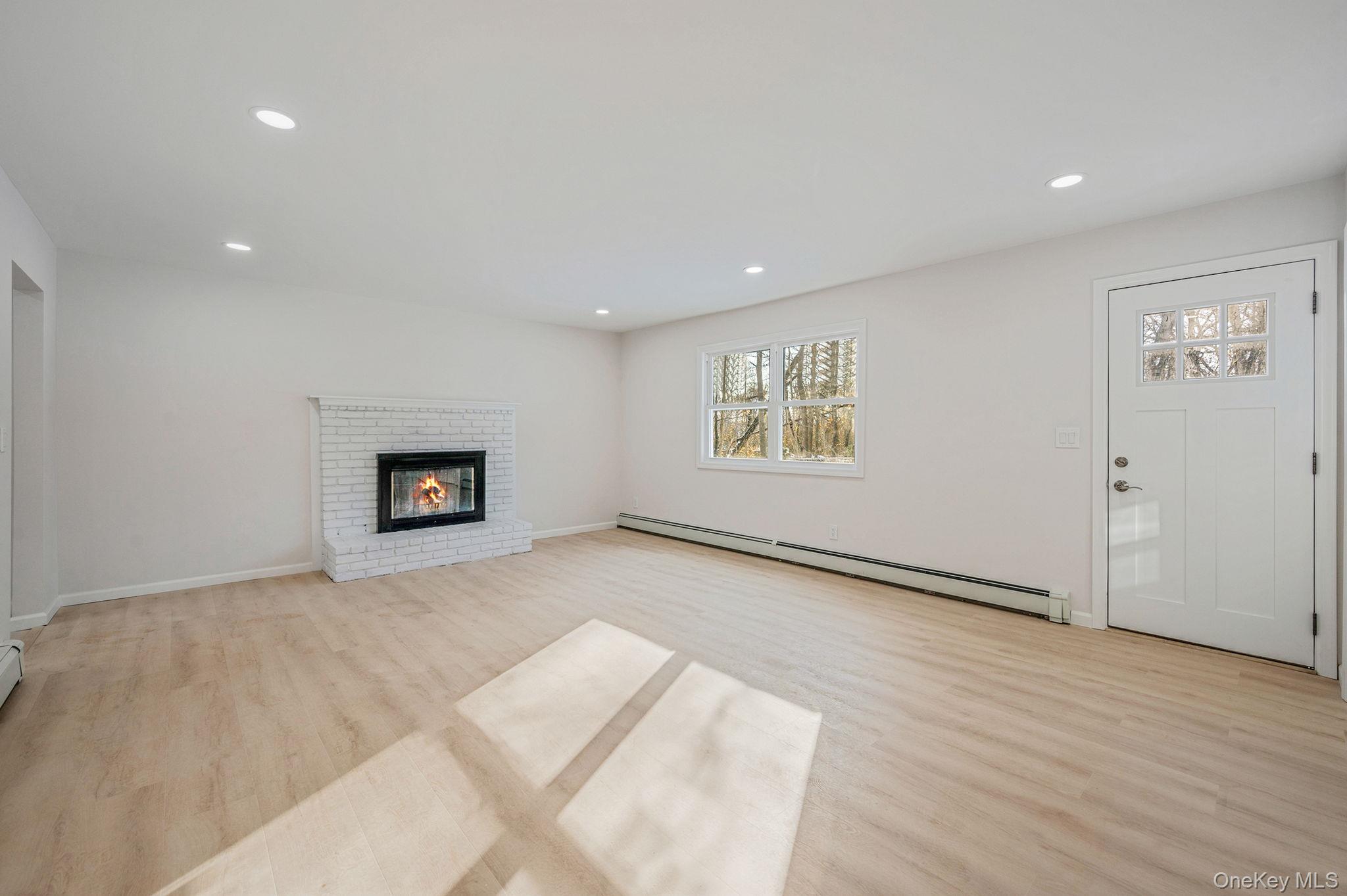 15 Terry Court, North Babylon, NY 11703