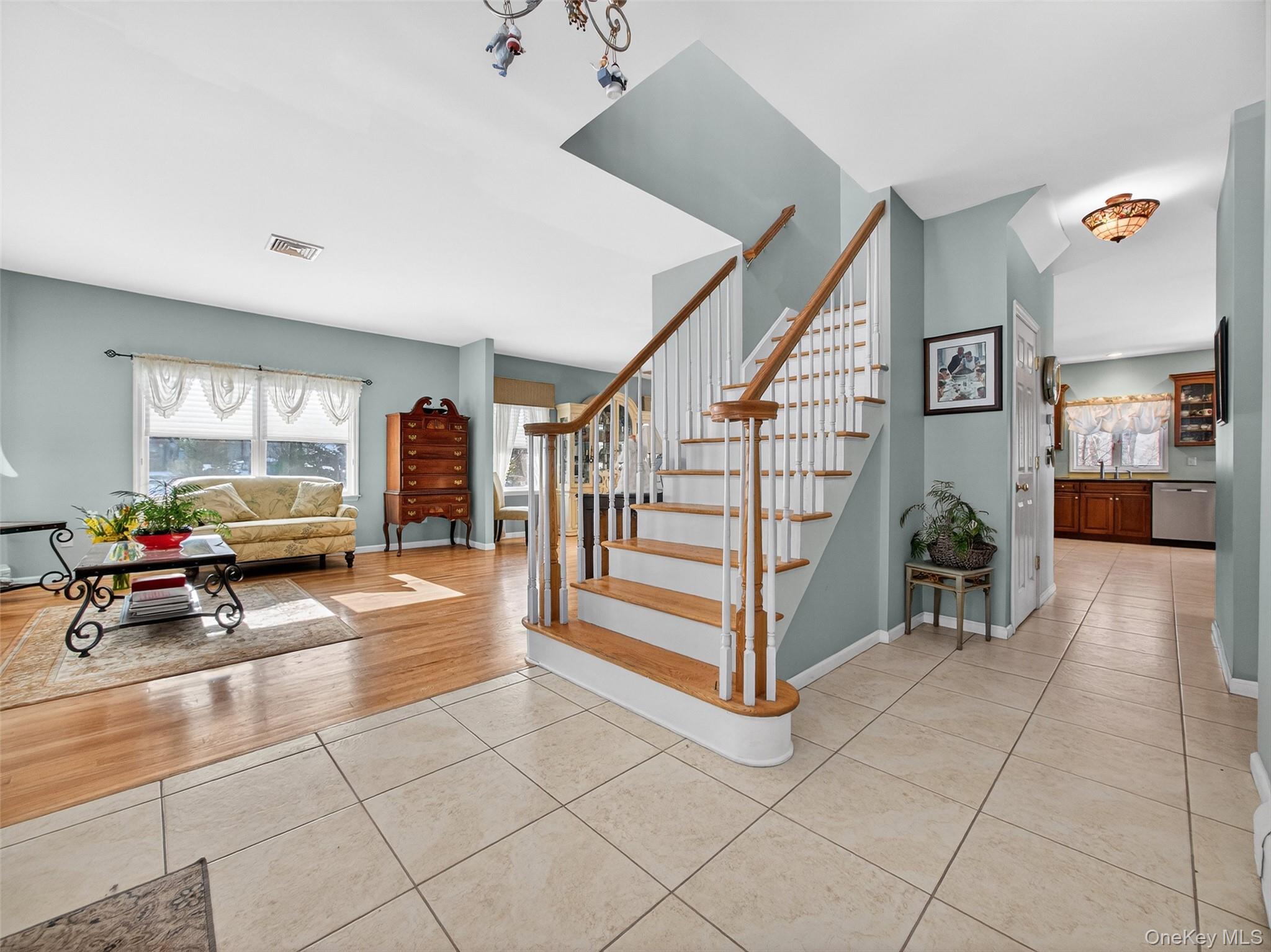 23 Carley Court, West Nyack, NY 10994