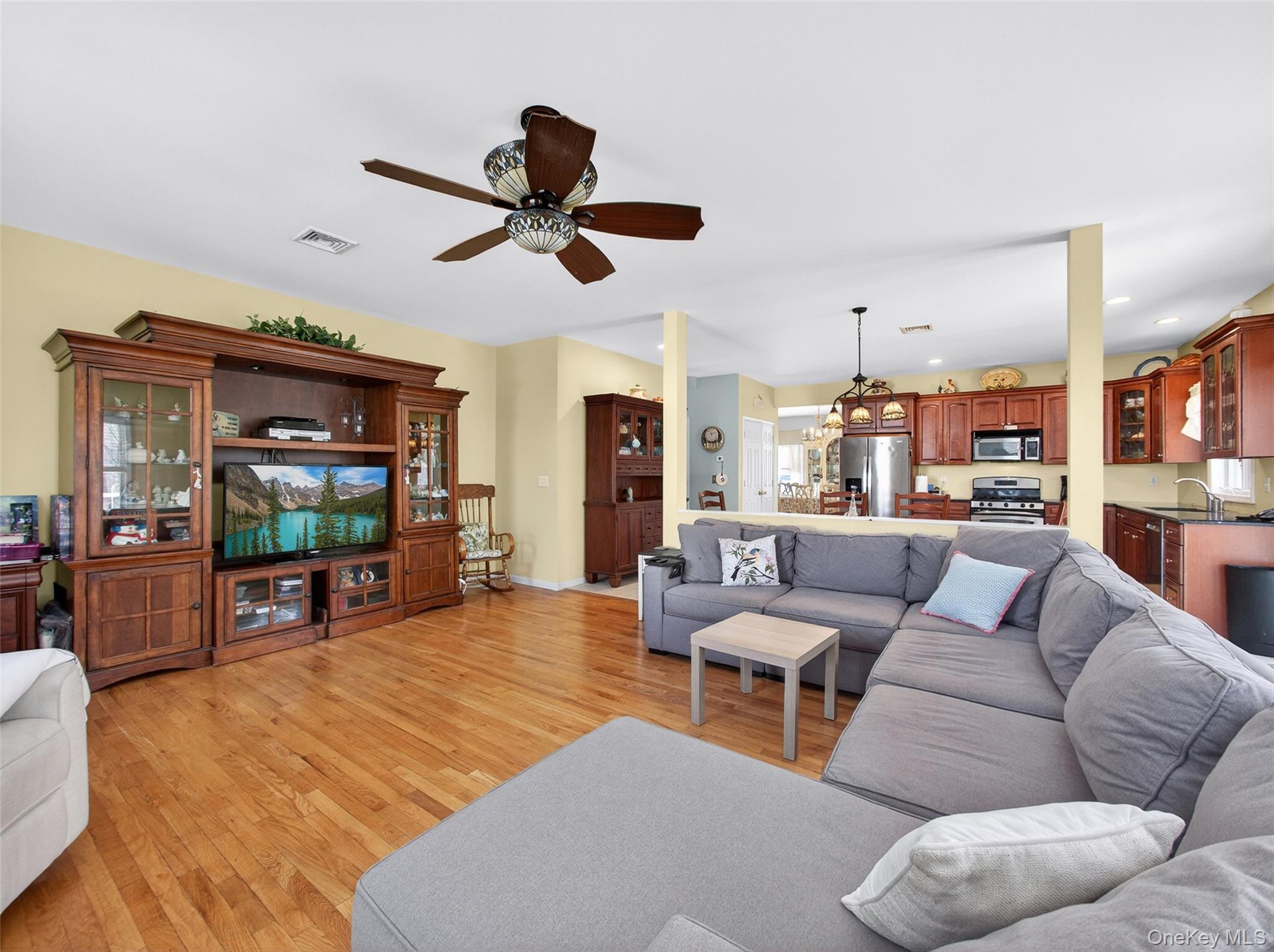 23 Carley Court, West Nyack, NY 10994