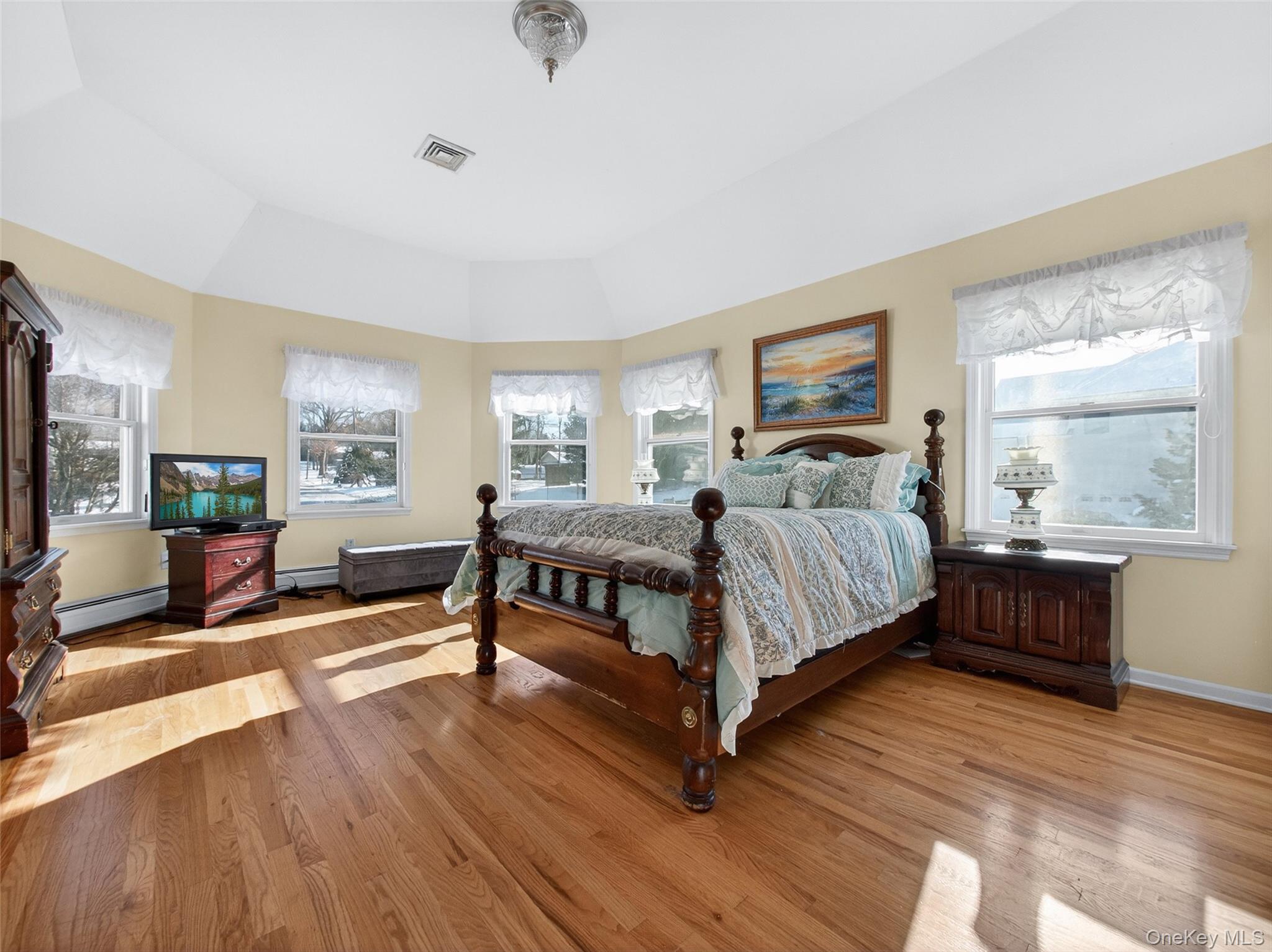 23 Carley Court, West Nyack, NY 10994