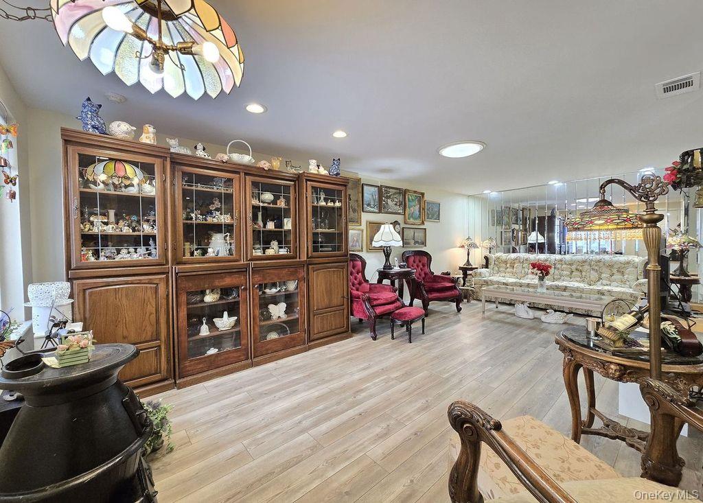 331 Clubhouse Court, Coram, NY 11727