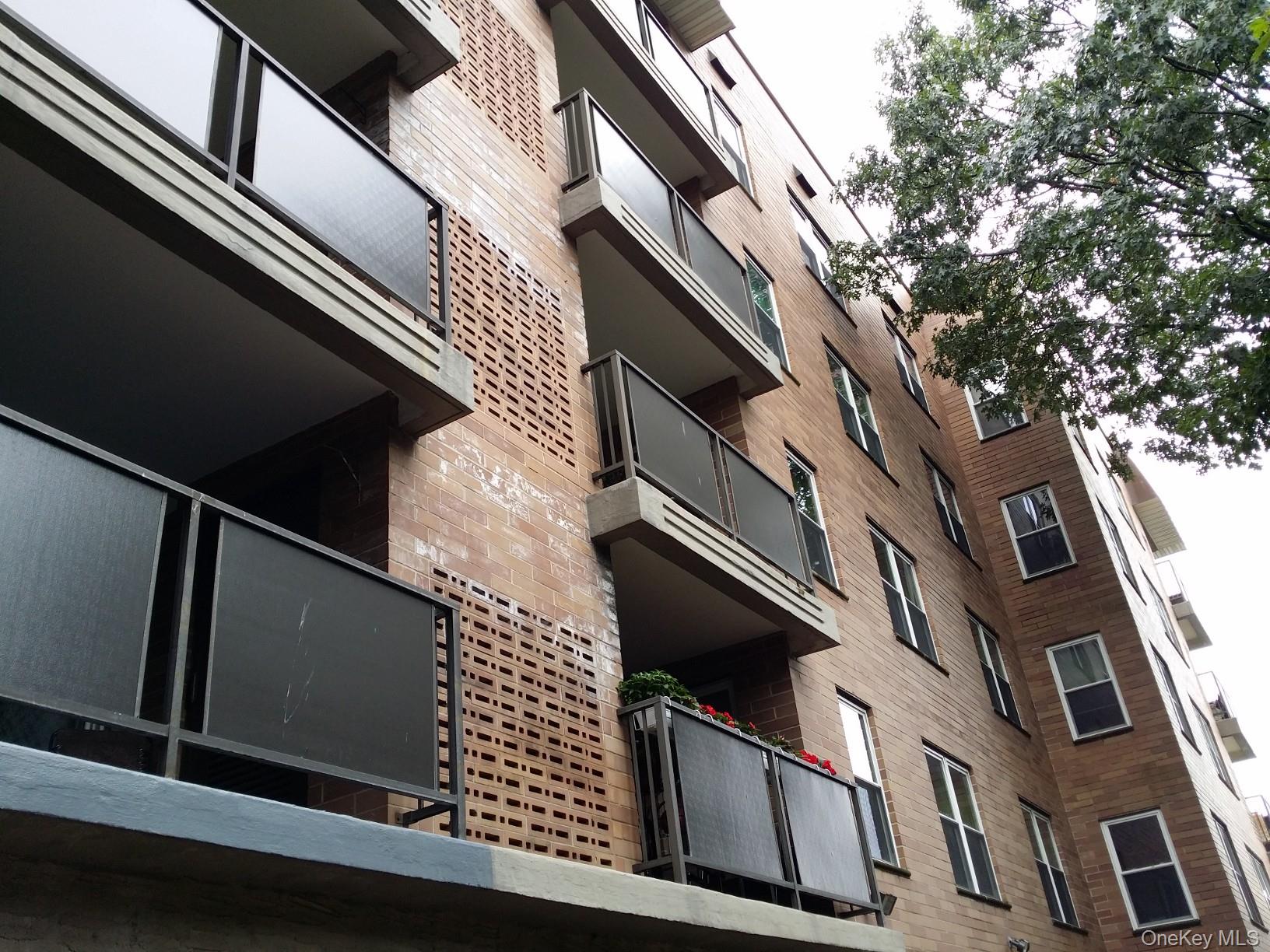 360 Central Avenue # 106, Lawrence, NY 11559