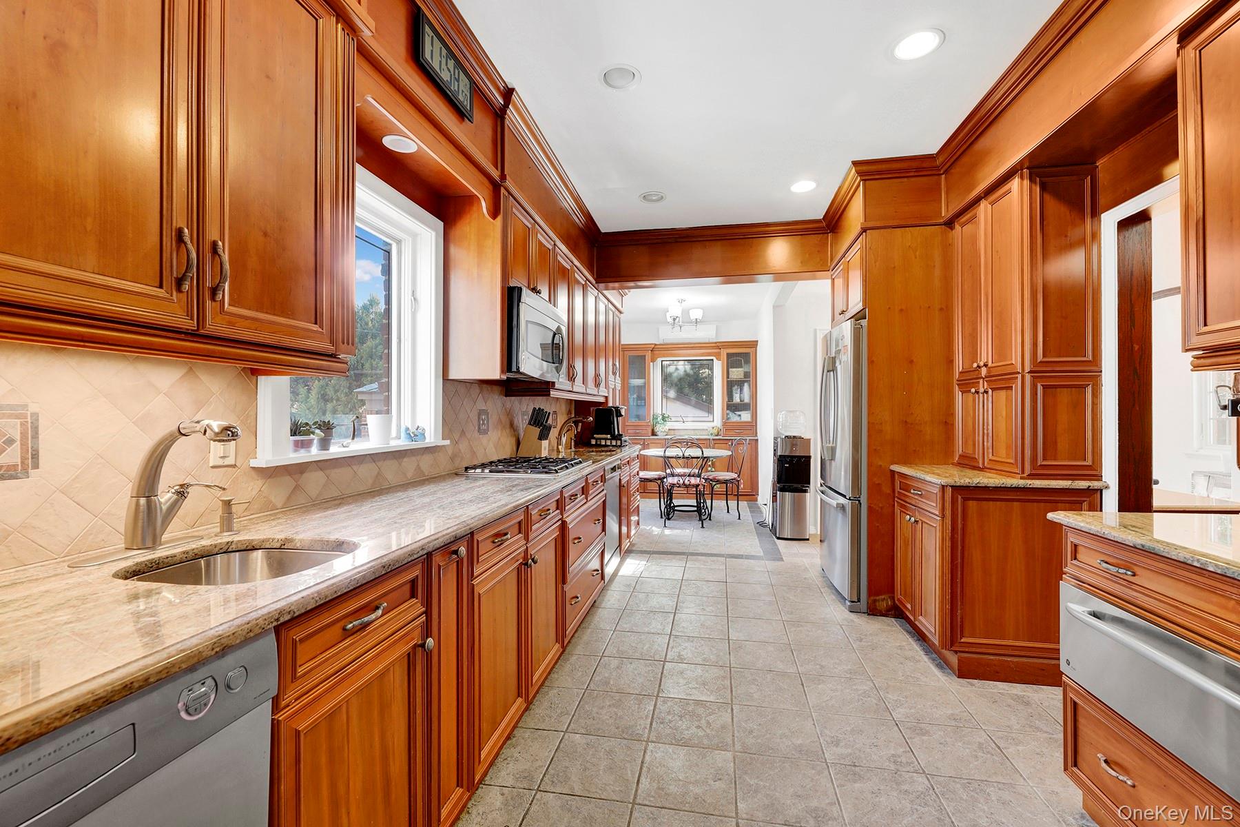 166 W Olive Street, Long Beach, NY 11561