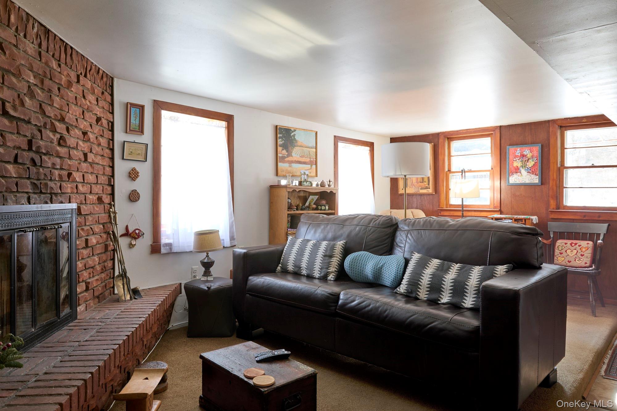 19 Roselawn Road, Central Valley, NY 10917