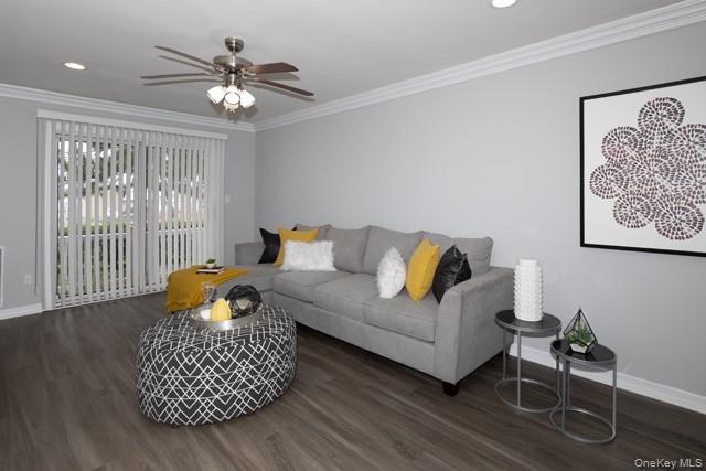 48 Watergate Lane # 5-48, Patchogue, NY 11772