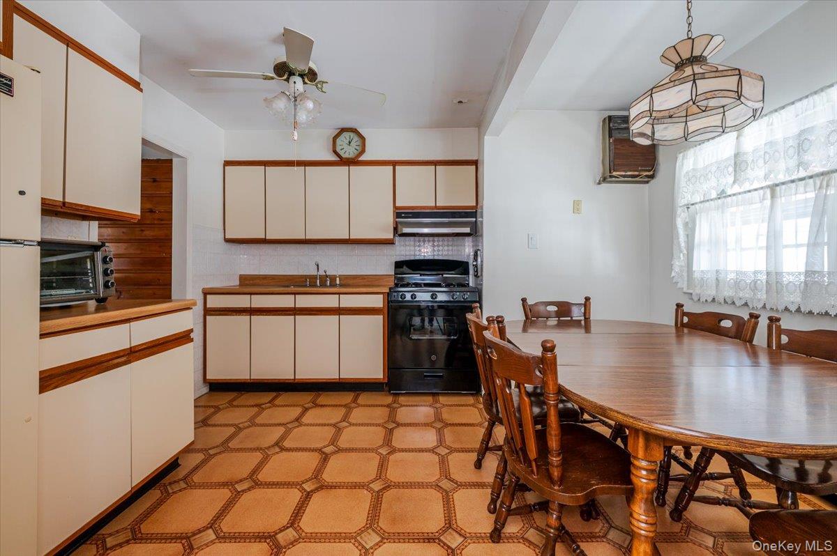 619 Franklin Avenue, Massapequa, NY 11758