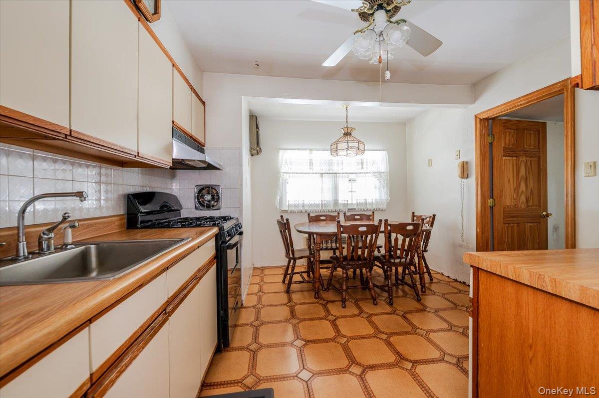 619 Franklin Avenue, Massapequa, NY 11758