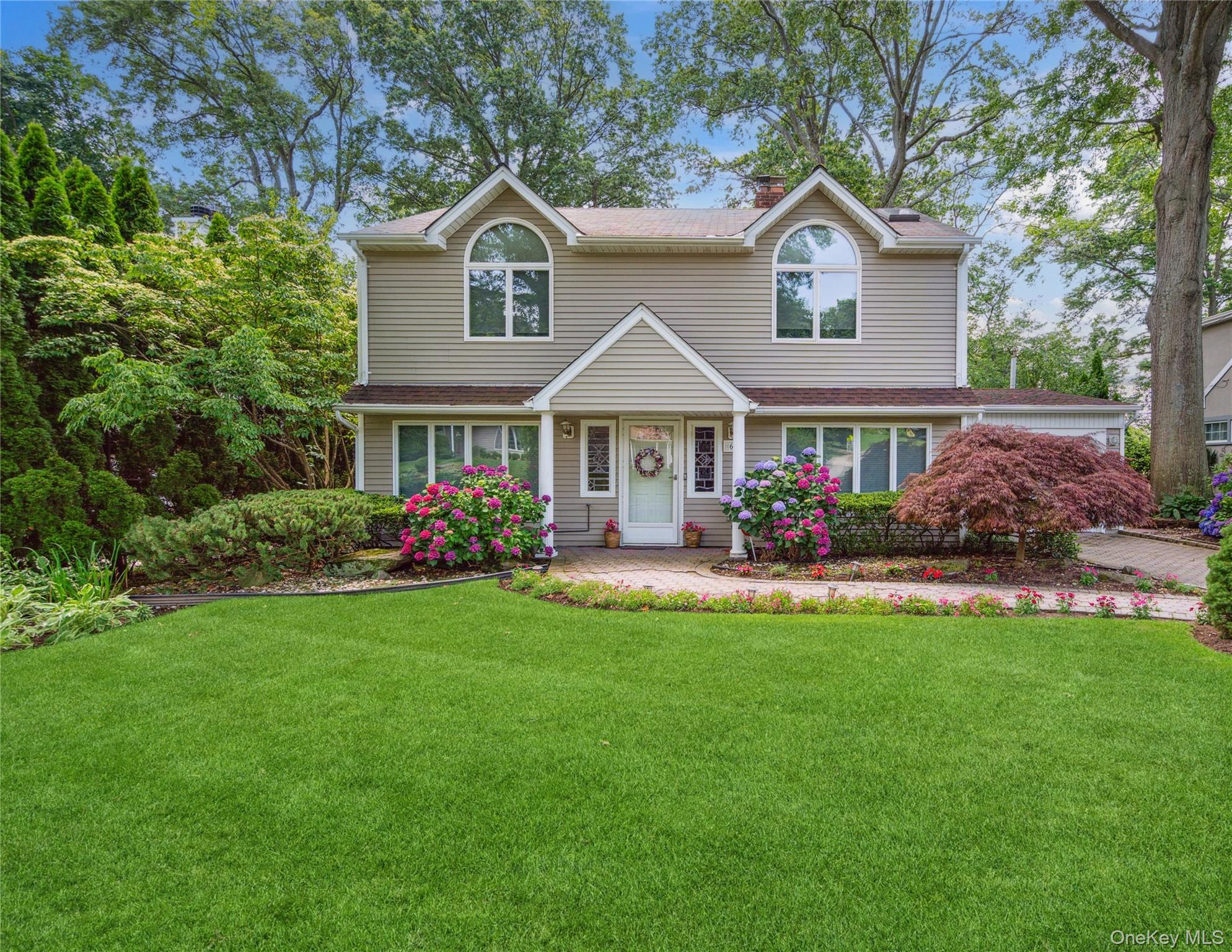 60 Wakefield Avenue, Port Washington, NY 11050