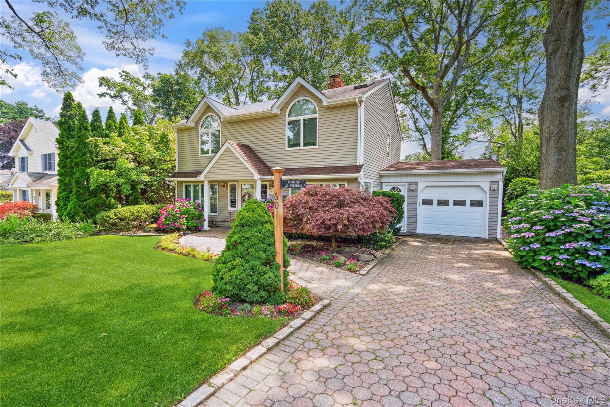 60 Wakefield Avenue, Port Washington, NY 11050