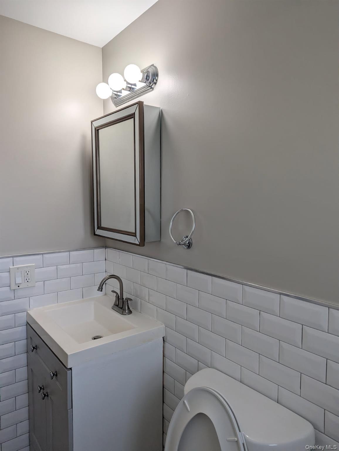 11A Hemlock Drive # 8, Bay Shore, NY 11706