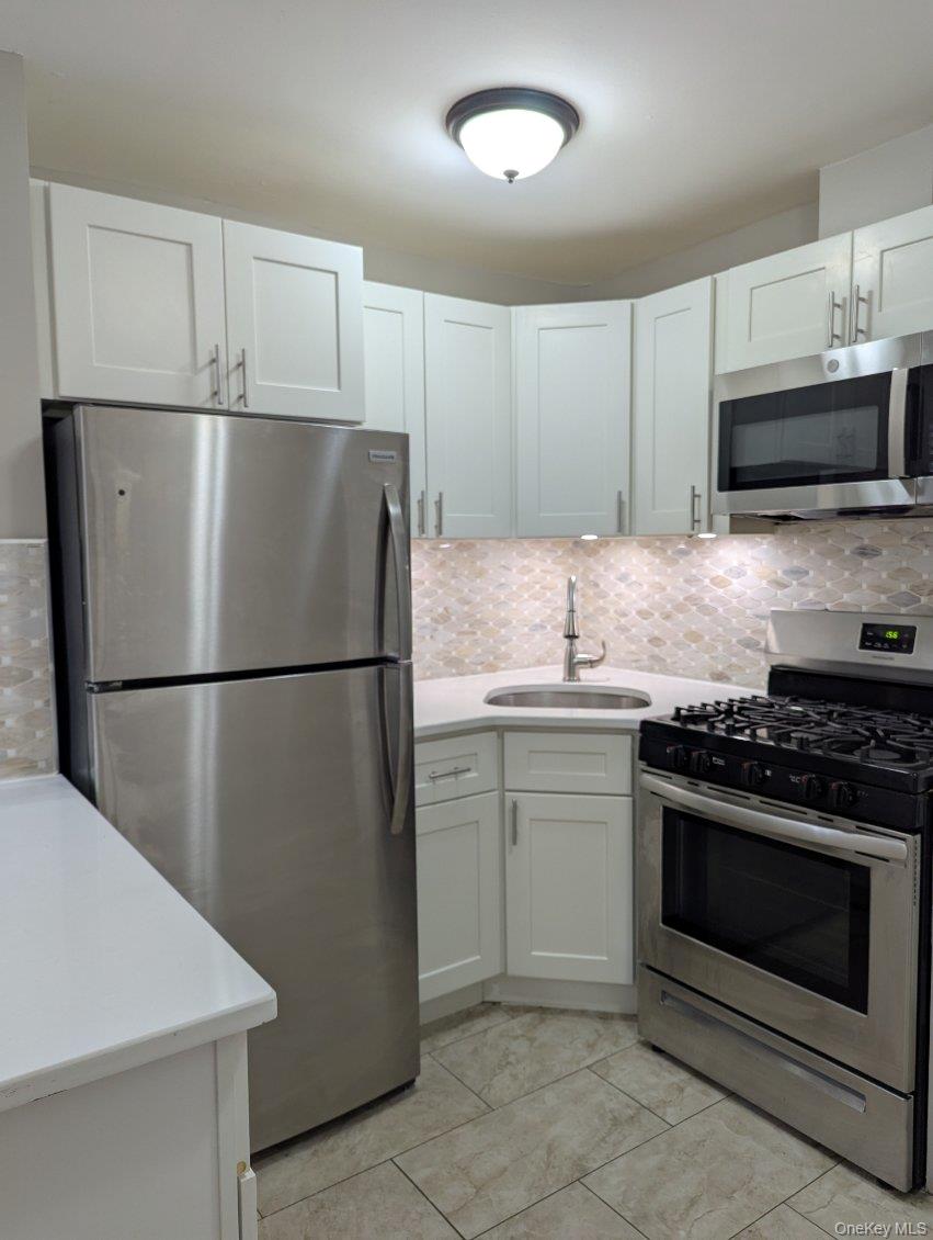 11A Hemlock Drive # 8, Bay Shore, NY 11706