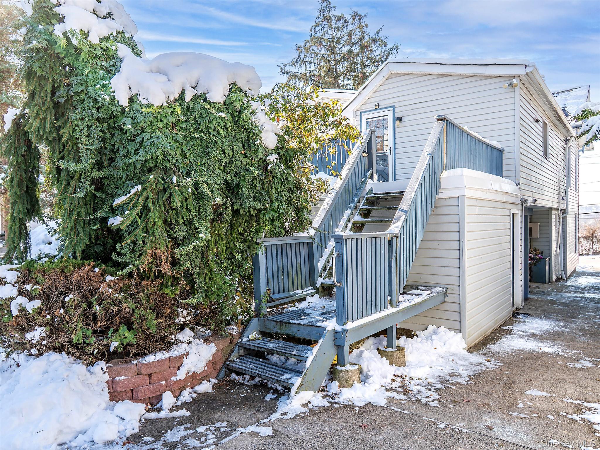 12 Rams Hill Road # upper, Glenwood Landing, NY 11547