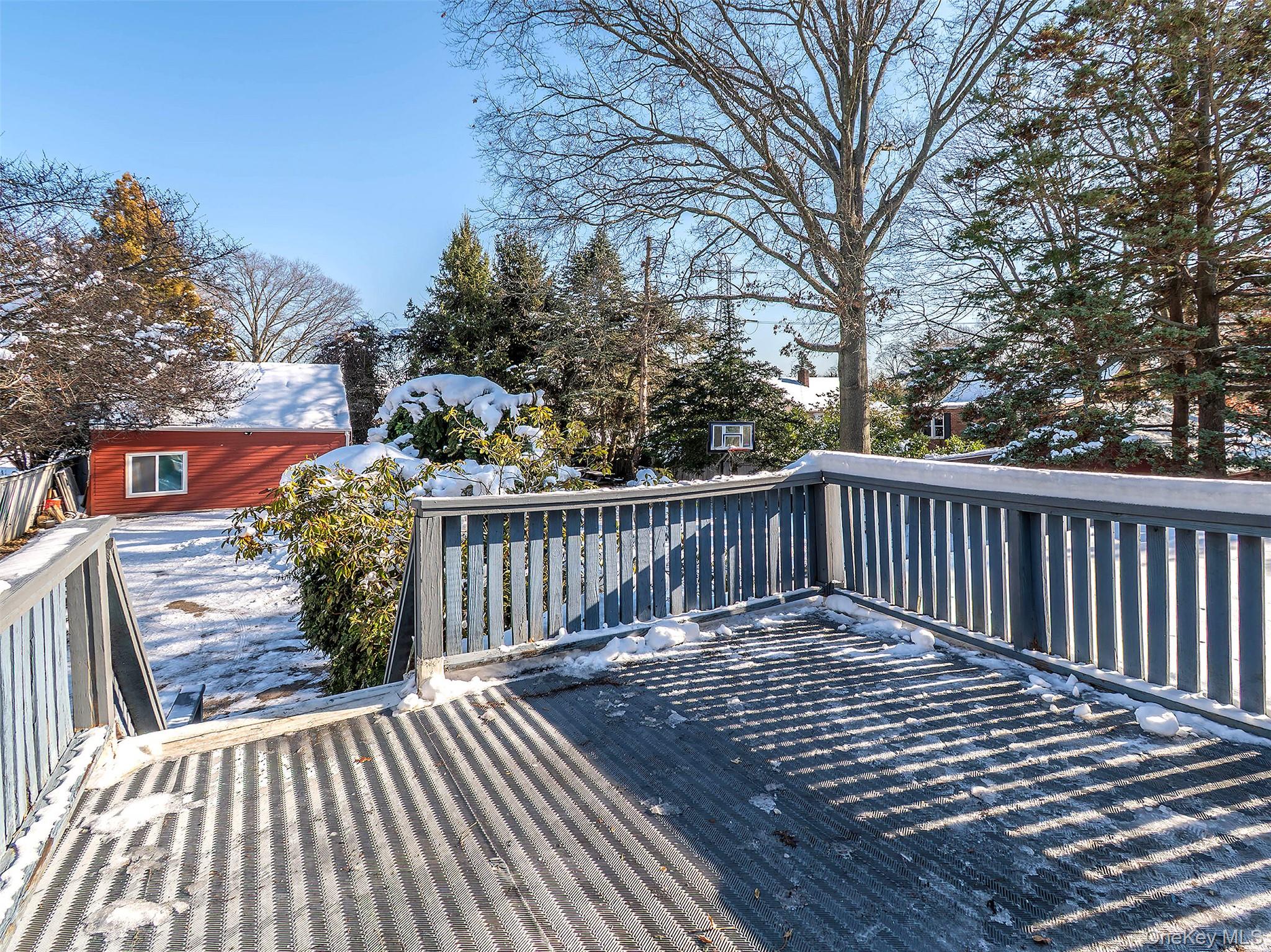 12 Rams Hill Road # upper, Glenwood Landing, NY 11547