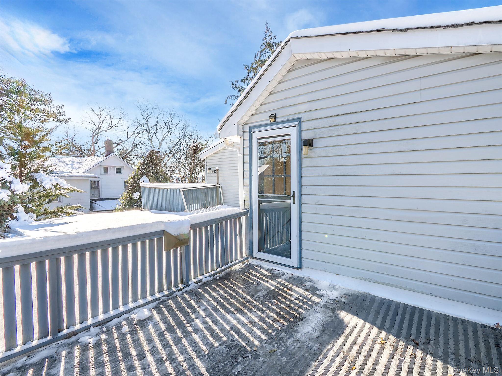 12 Rams Hill Road # upper, Glenwood Landing, NY 11547