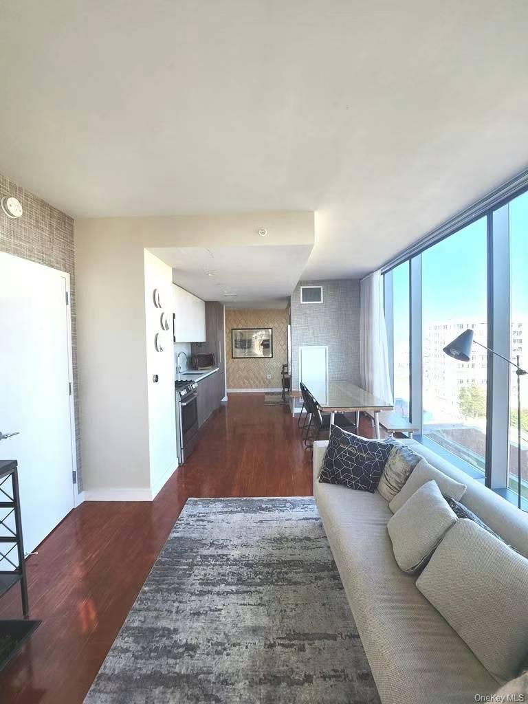 131-01 40th Road # 19Z, Flushing, NY 11354