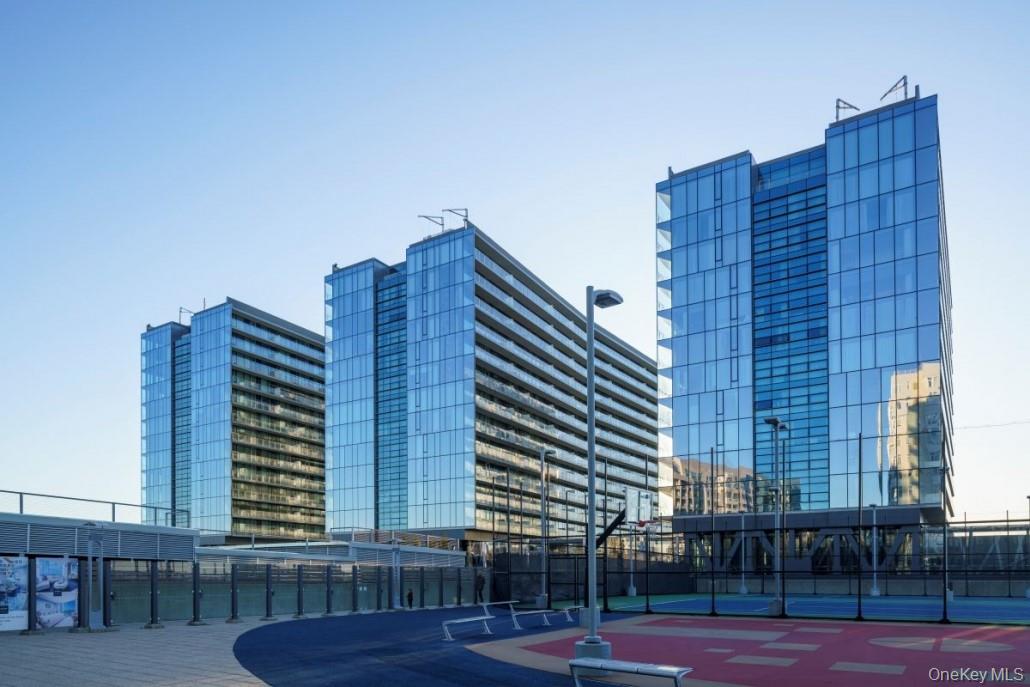 131-01 40th Road # 19Z, Flushing, NY 11354