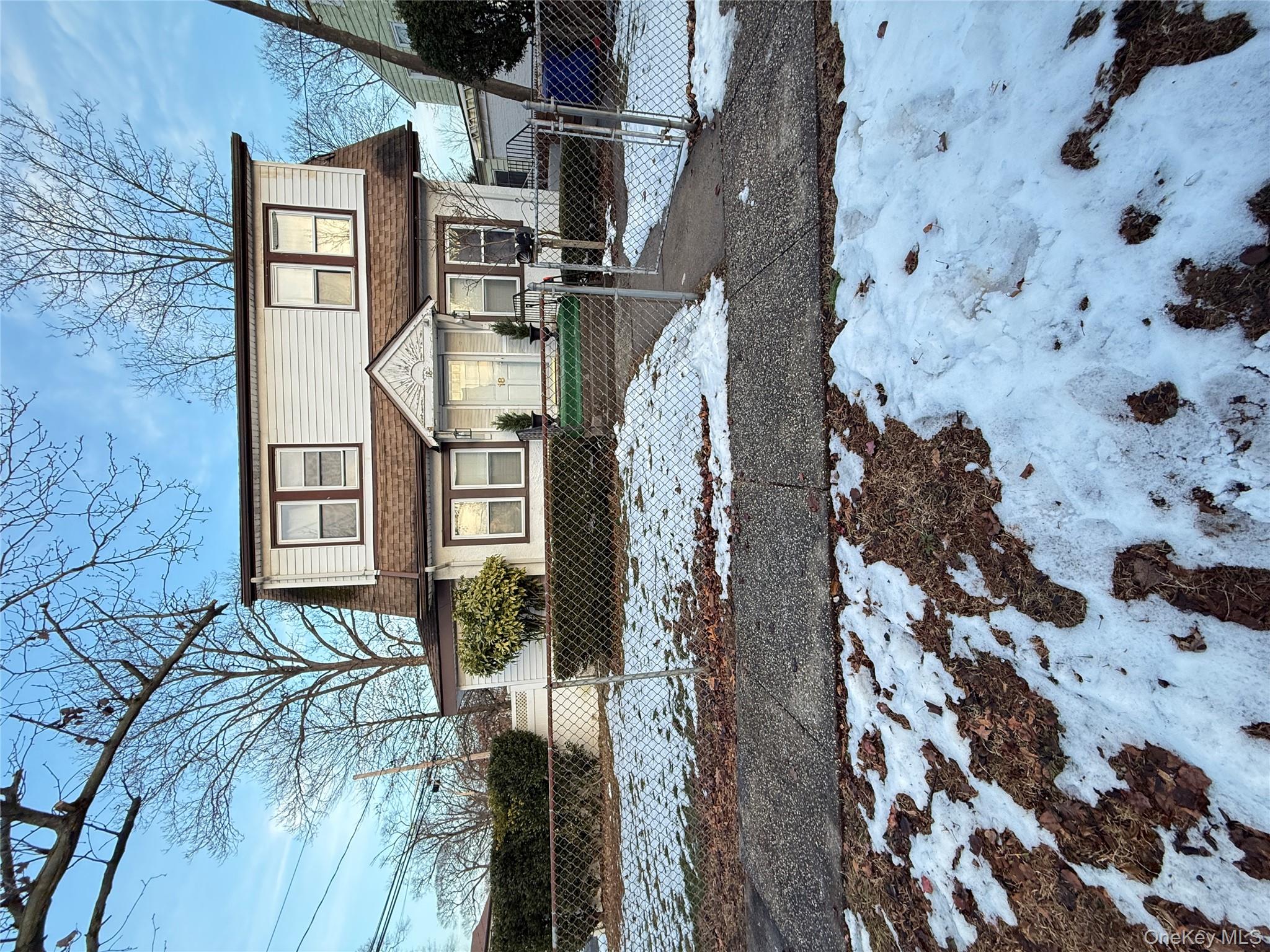 18 Hotchkiss Place, Freeport, NY 11520