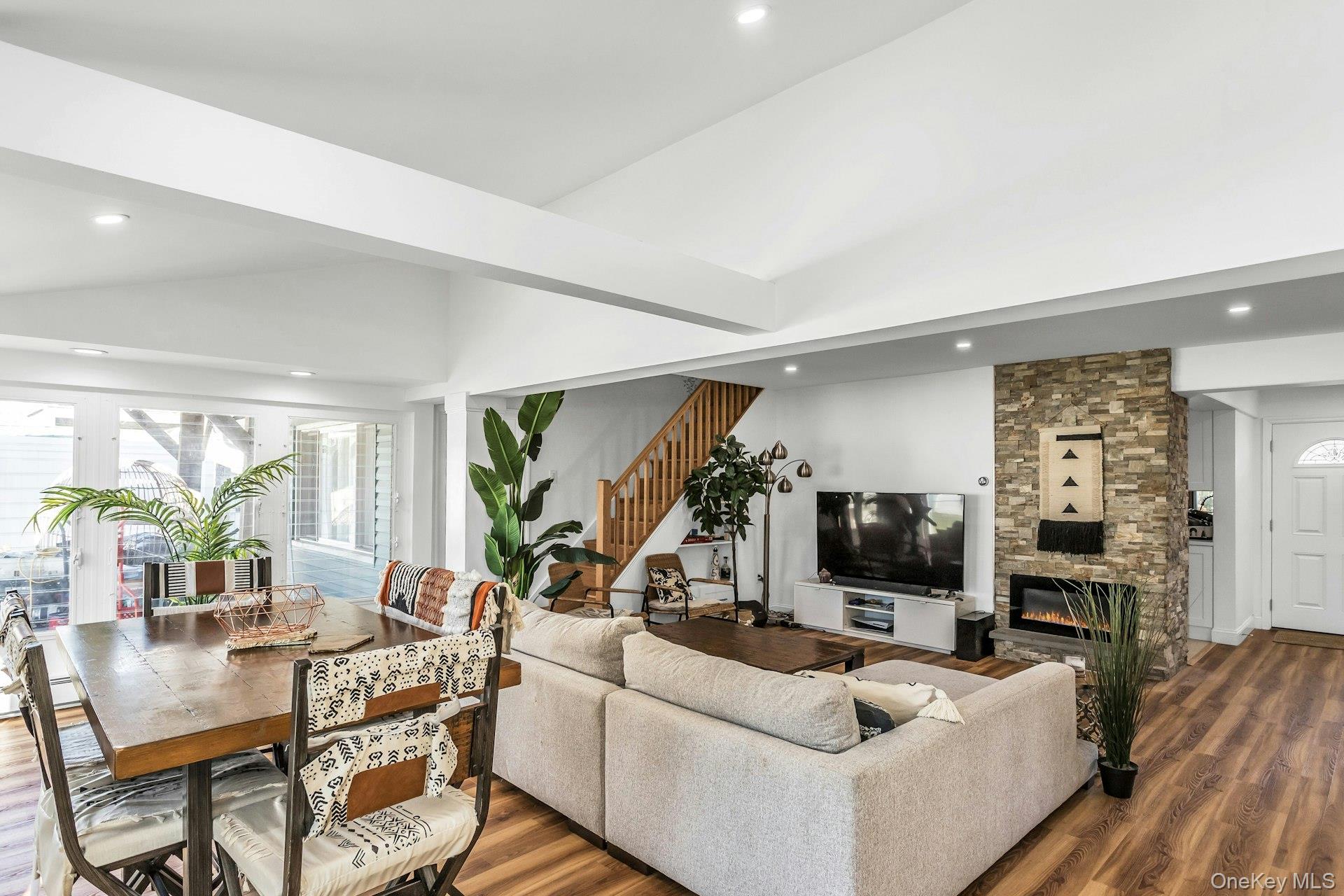 38 Fireplace Lane, Hicksville, NY 11801