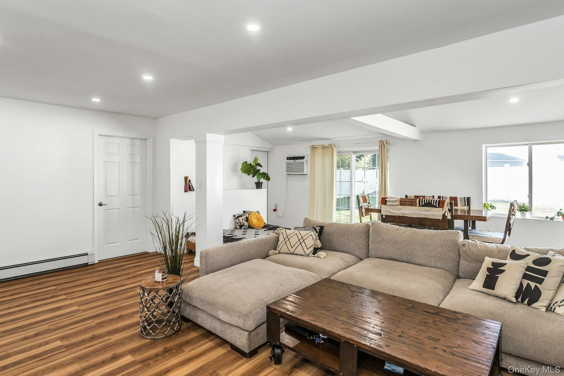 38 Fireplace Lane, Hicksville, NY 11801