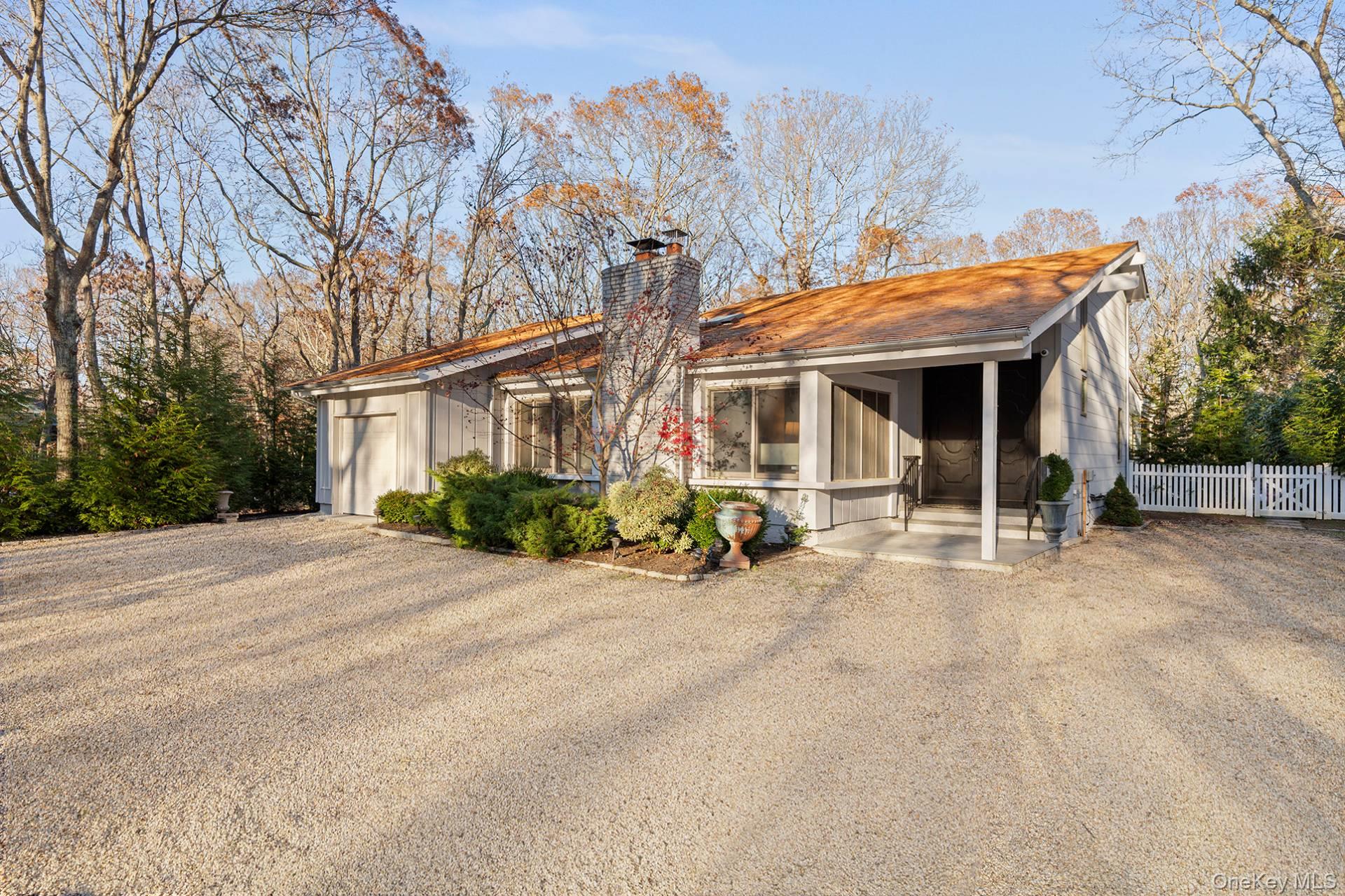 1824 Majors Path, Southampton, NY 11968