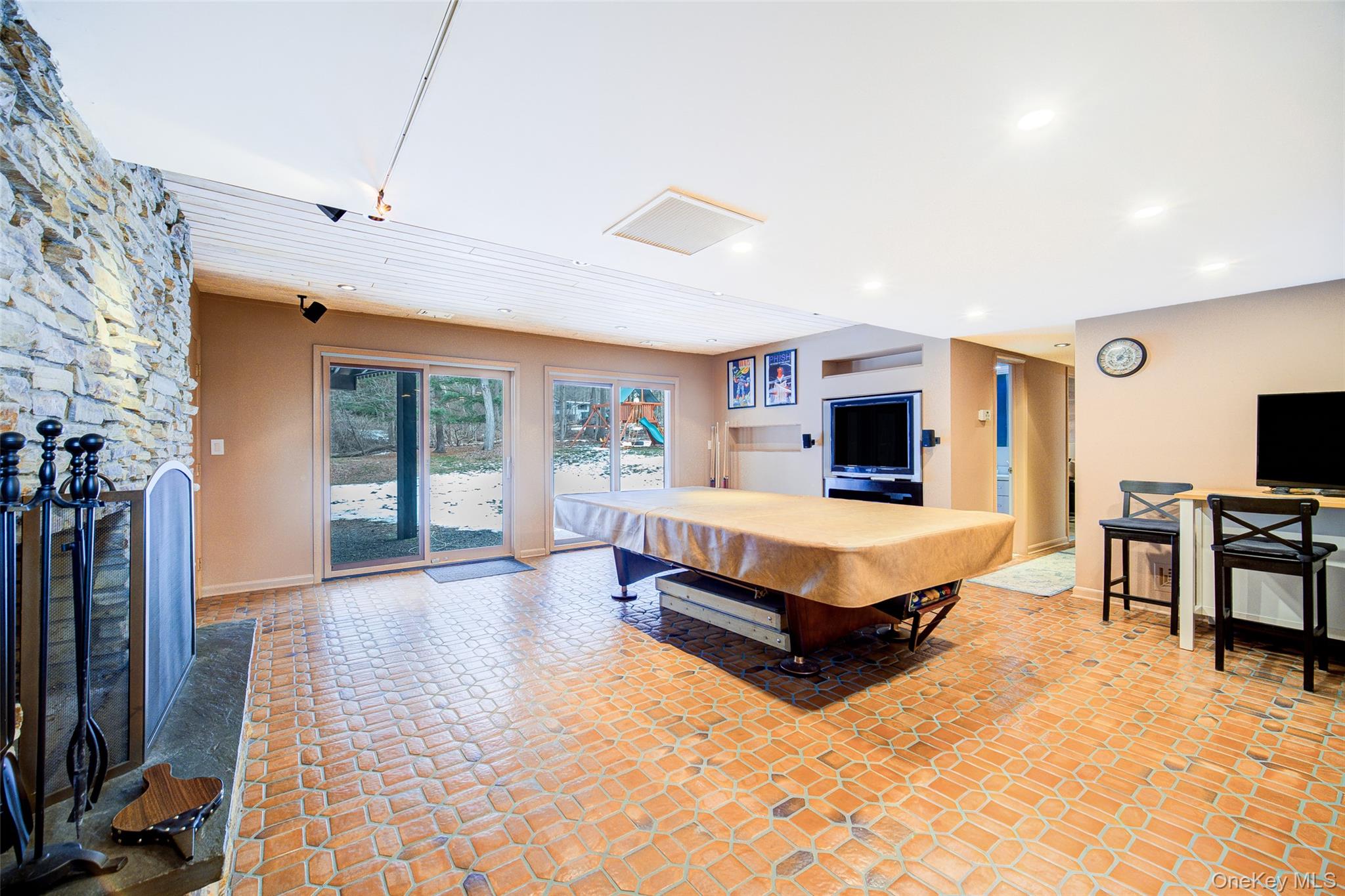 24 Spook Rock Road, Suffern, NY 10901