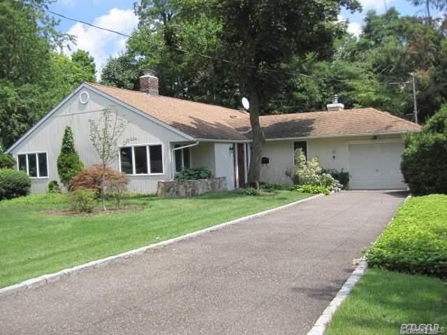 26 Ridge Drive E, Roslyn, NY 11576