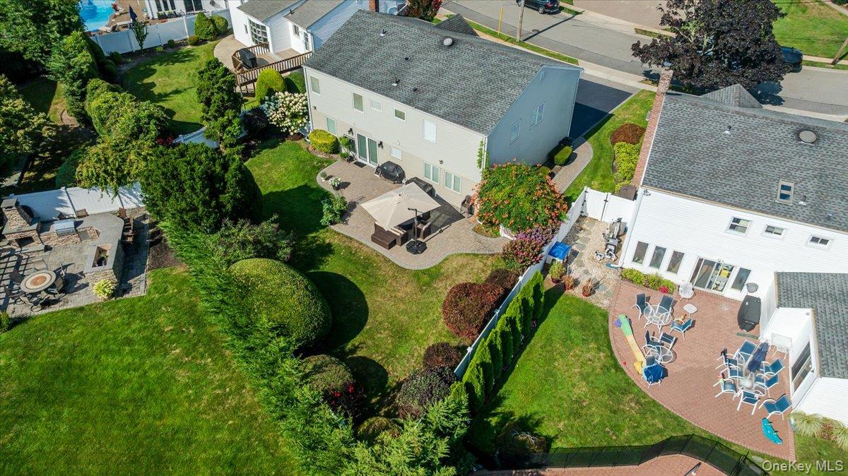 1 Parkside Drive, Great Neck, NY 11021