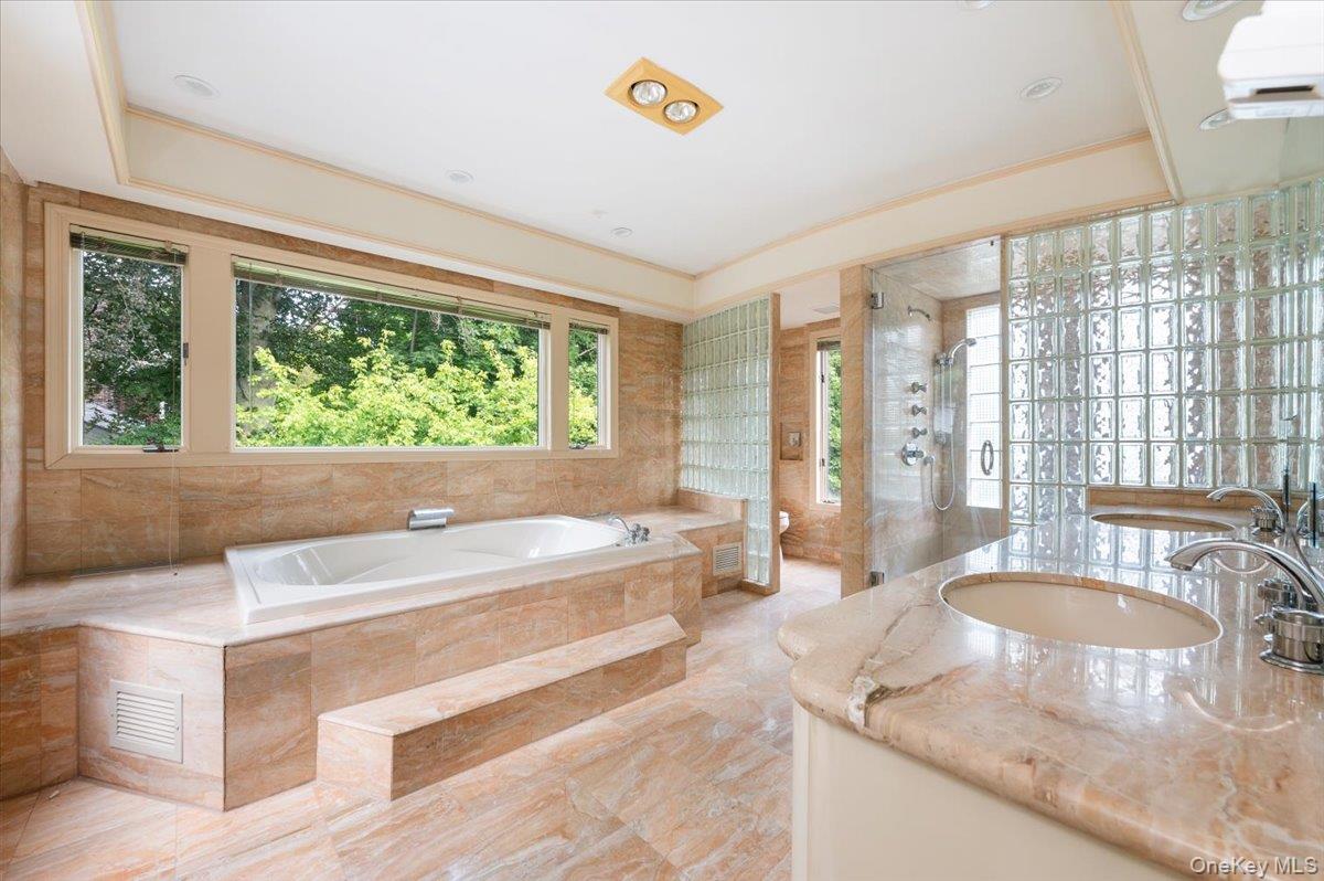 1 Parkside Drive, Great Neck, NY 11021