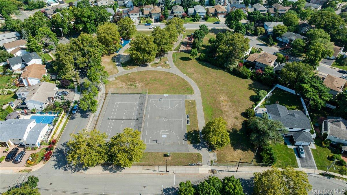 1 Parkside Drive, Great Neck, NY 11021