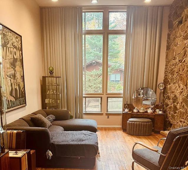 11 Lomond Avenue, Chestnut Ridge, NY 10977