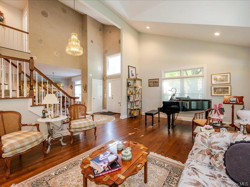 38 Fieldstone Lane, Oyster Bay, NY 11771