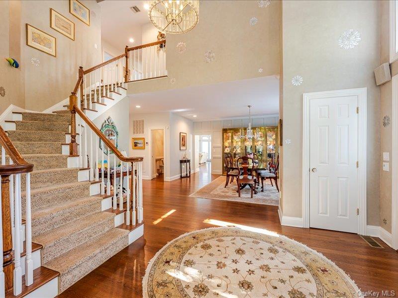 38 Fieldstone Lane, Oyster Bay, NY 11771