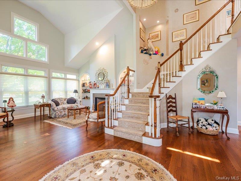 38 Fieldstone Lane, Oyster Bay, NY 11771