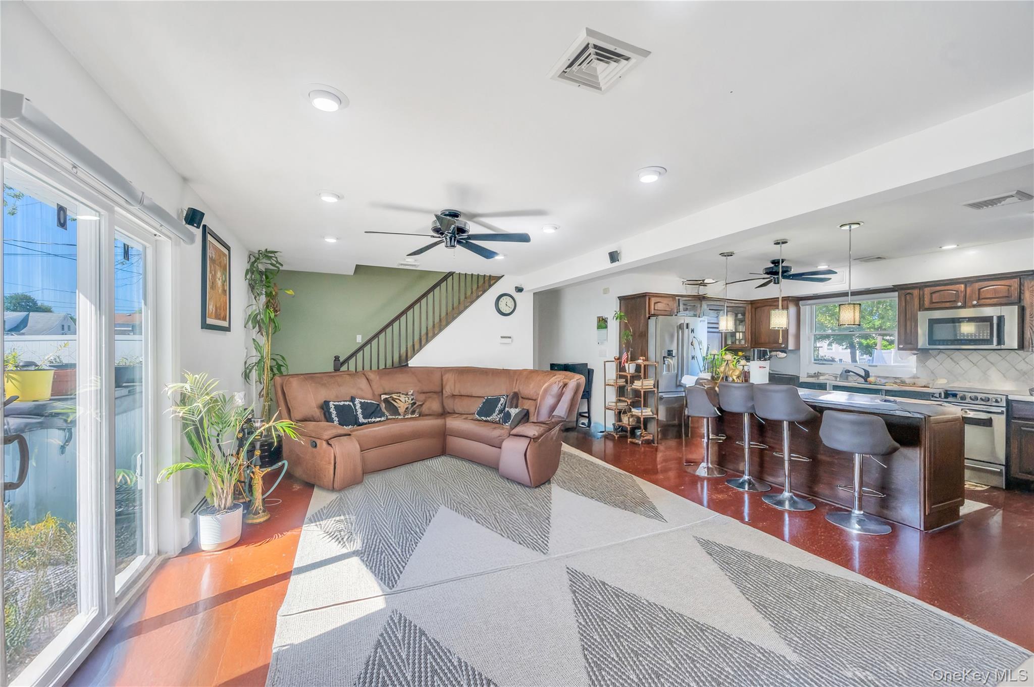 6 Regal Lane, Levittown, NY 11756