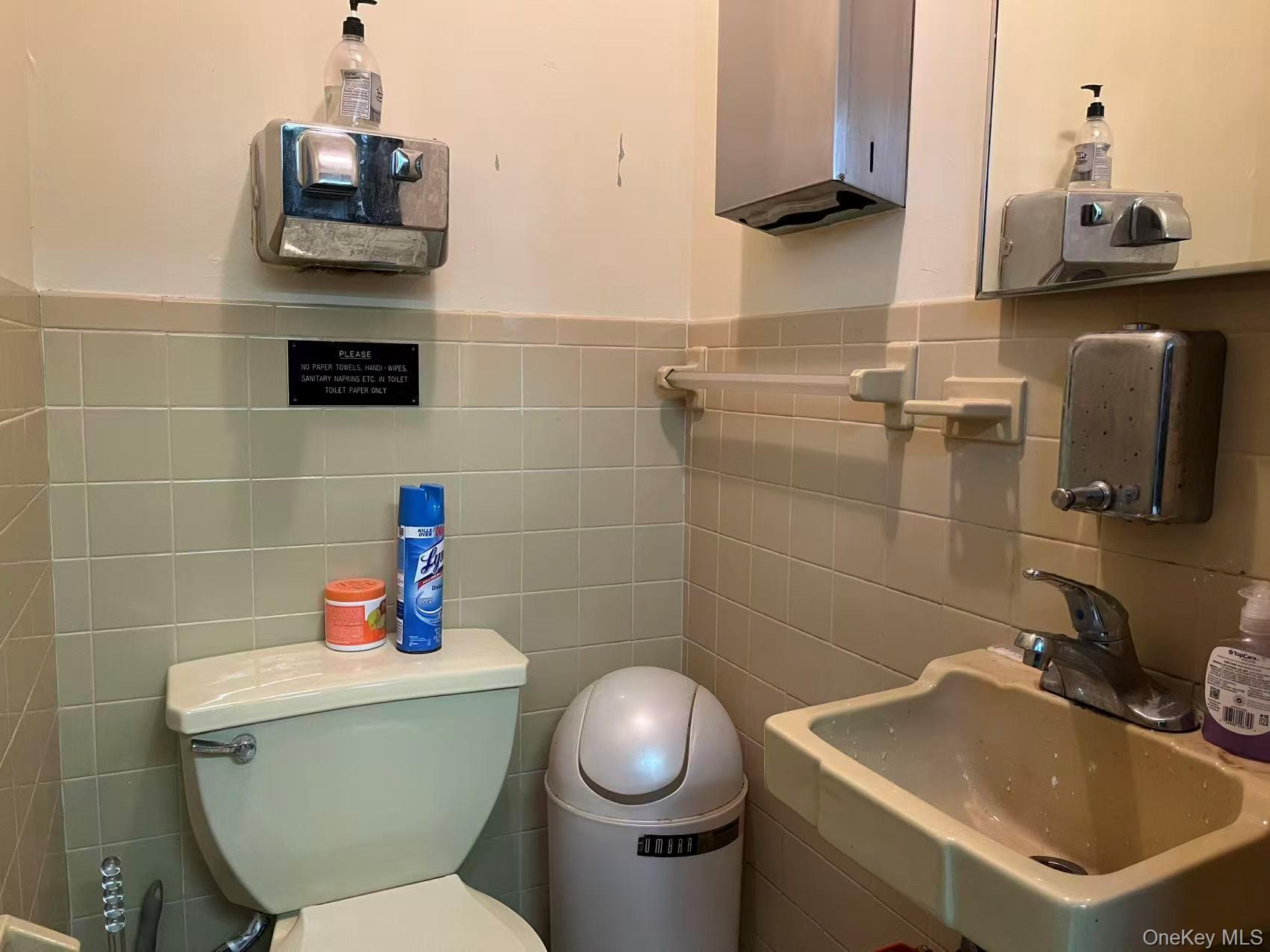 142-01 37th Avenue # LL, Flushing, NY 11354