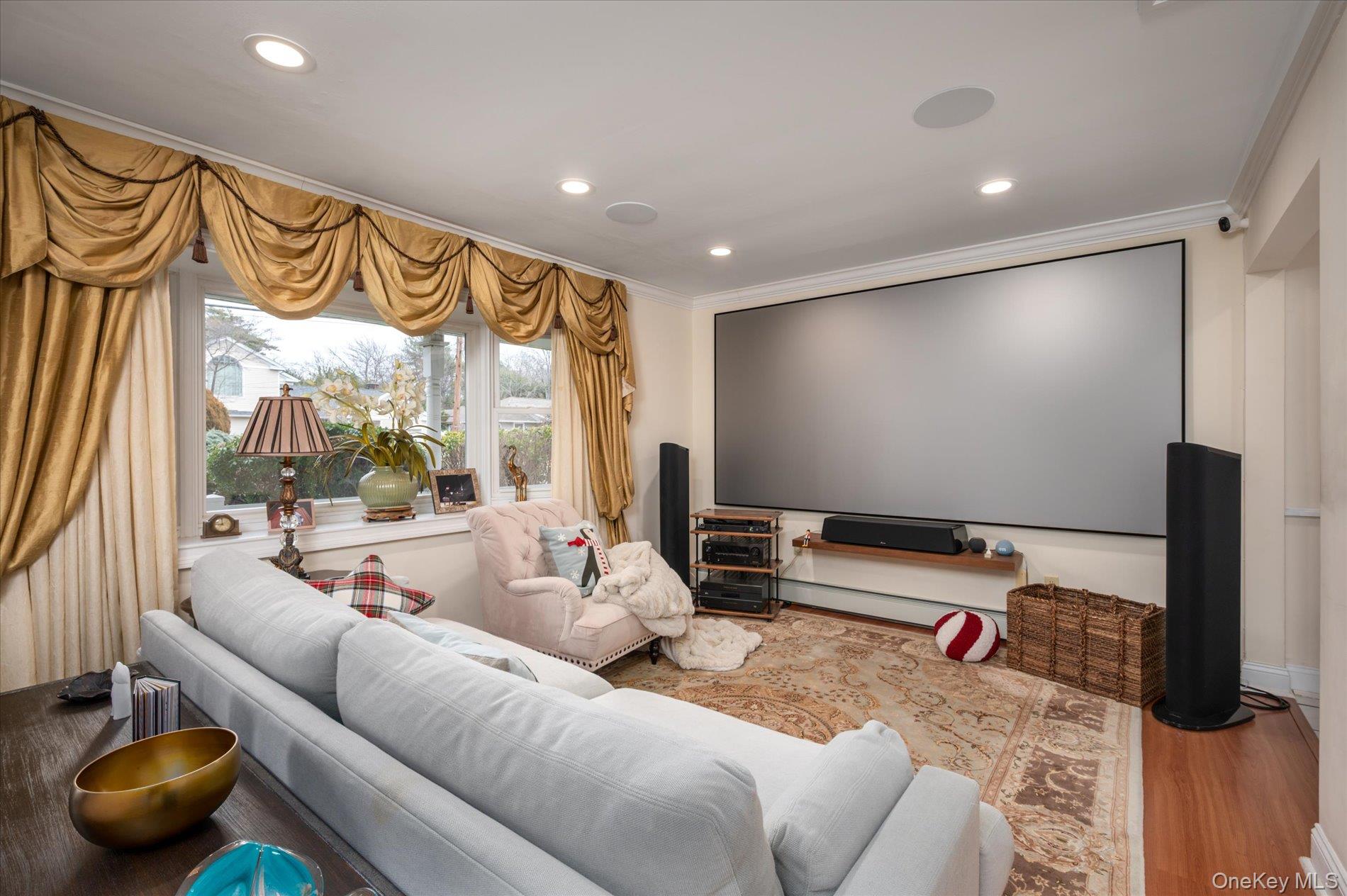 8 Hillside Lane, Syosset, NY 11791