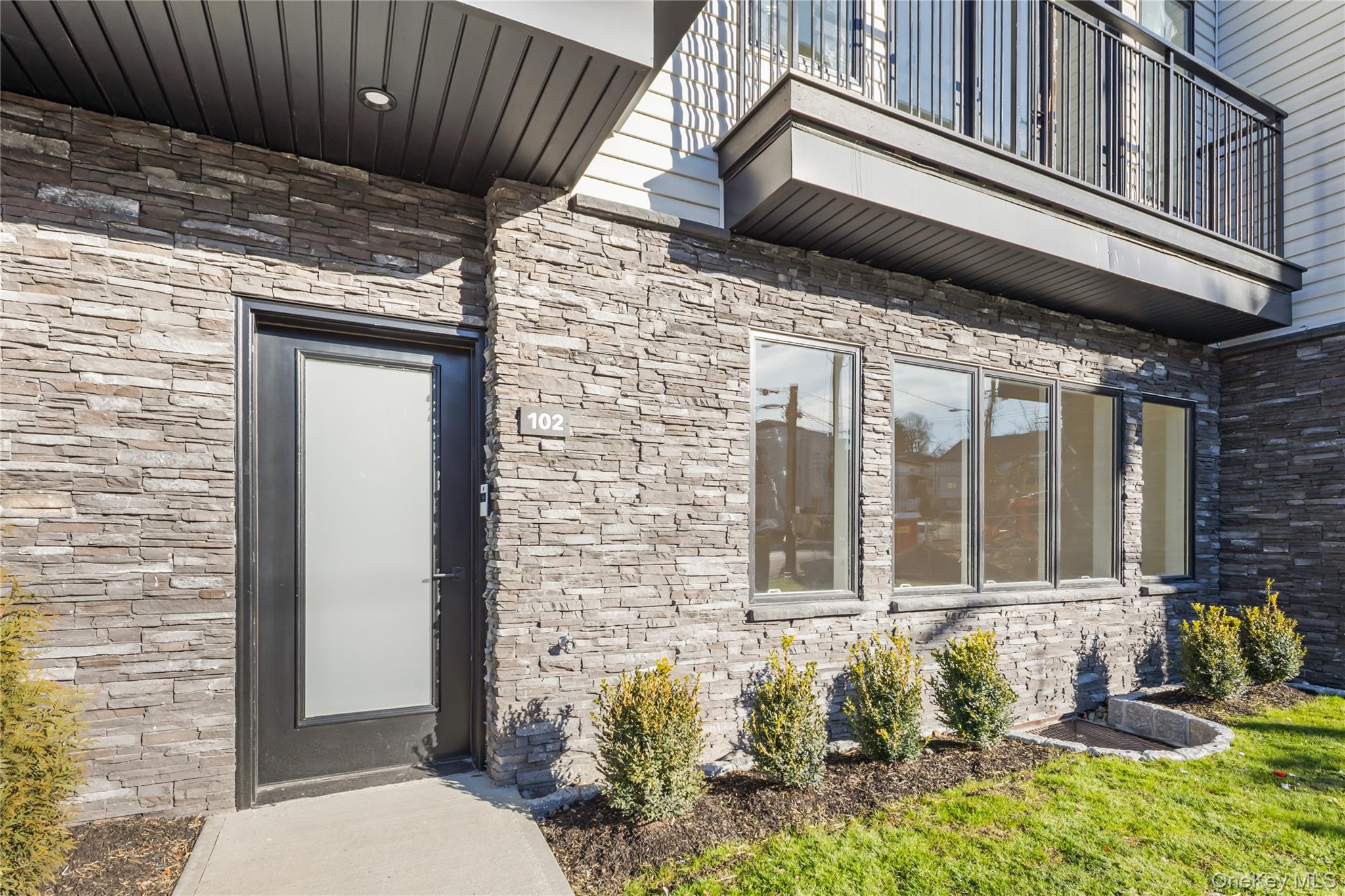 5 Jeffrey Place # 102, Monsey, NY 10952