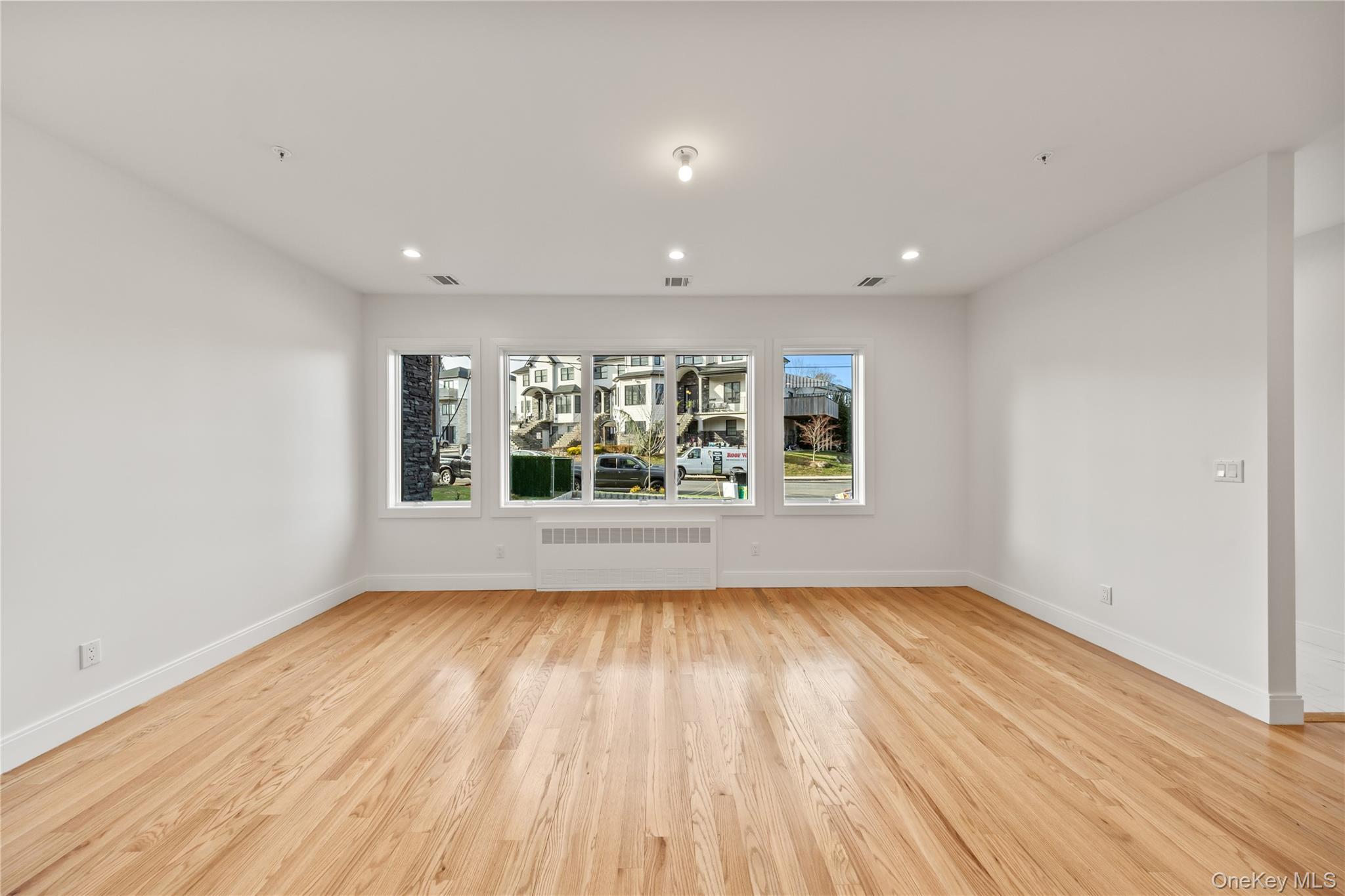 5 Jeffrey Place # 102, Monsey, NY 10952