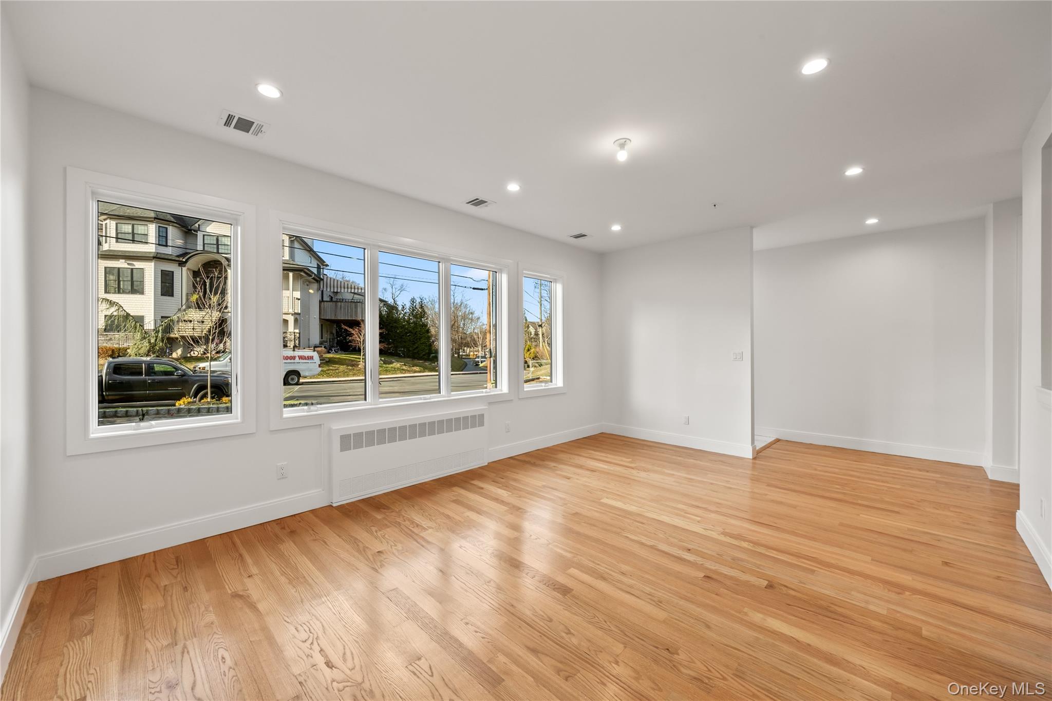 5 Jeffrey Place # 102, Monsey, NY 10952