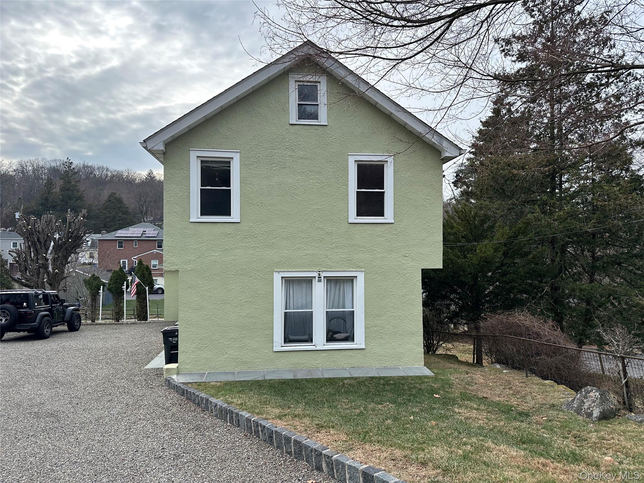 86 E Sunnyside Lane, Irvington, NY 10533