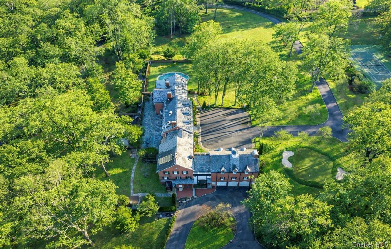 393 Mill River Road, Muttontown, NY 11771