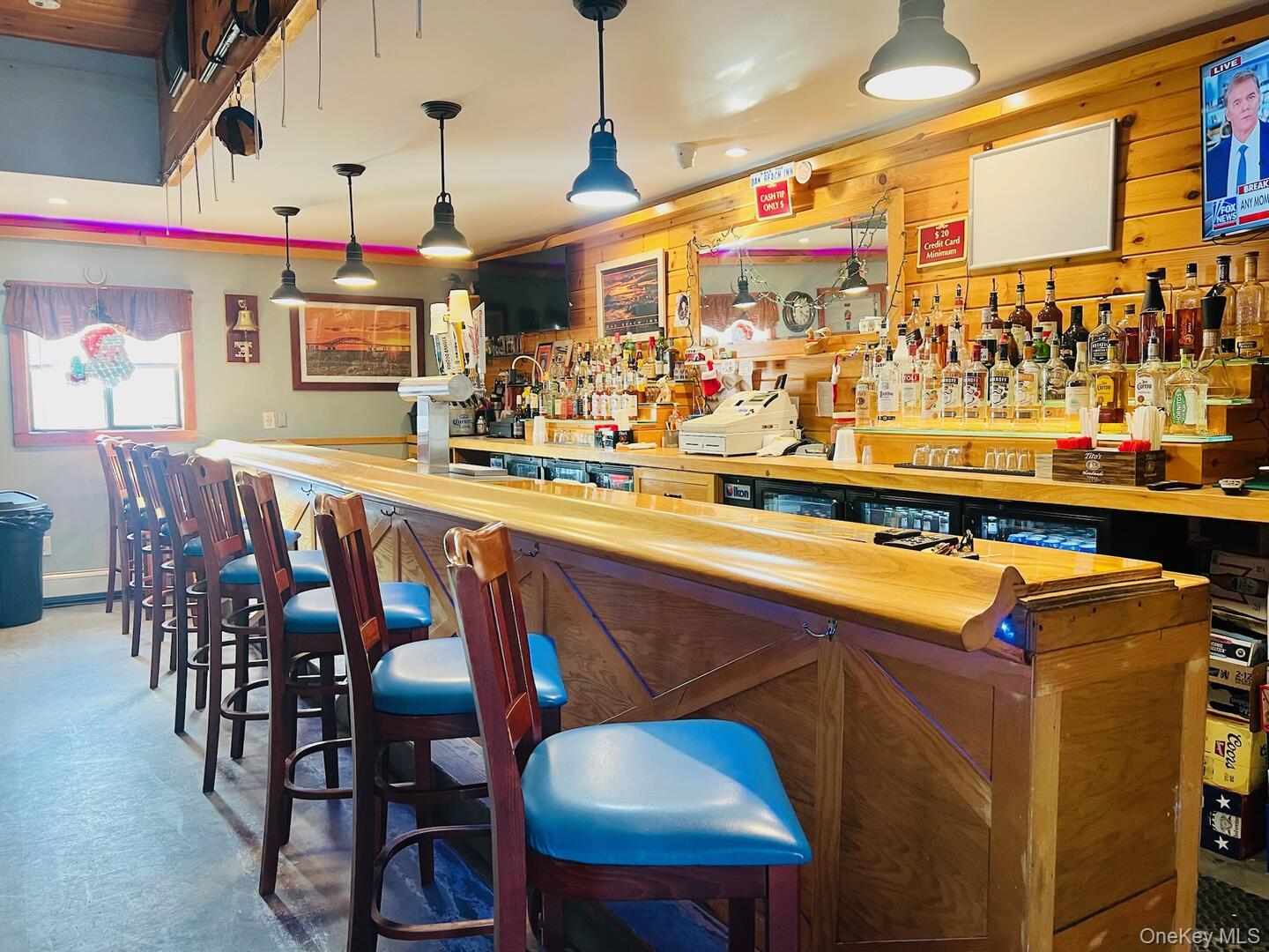 10 Hawley Avenue, West Islip, NY 11795