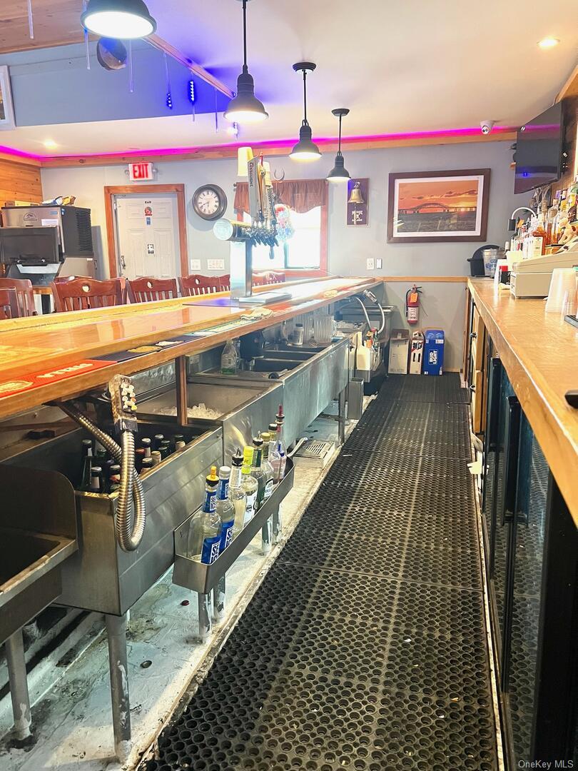 10 Hawley Avenue, West Islip, NY 11795