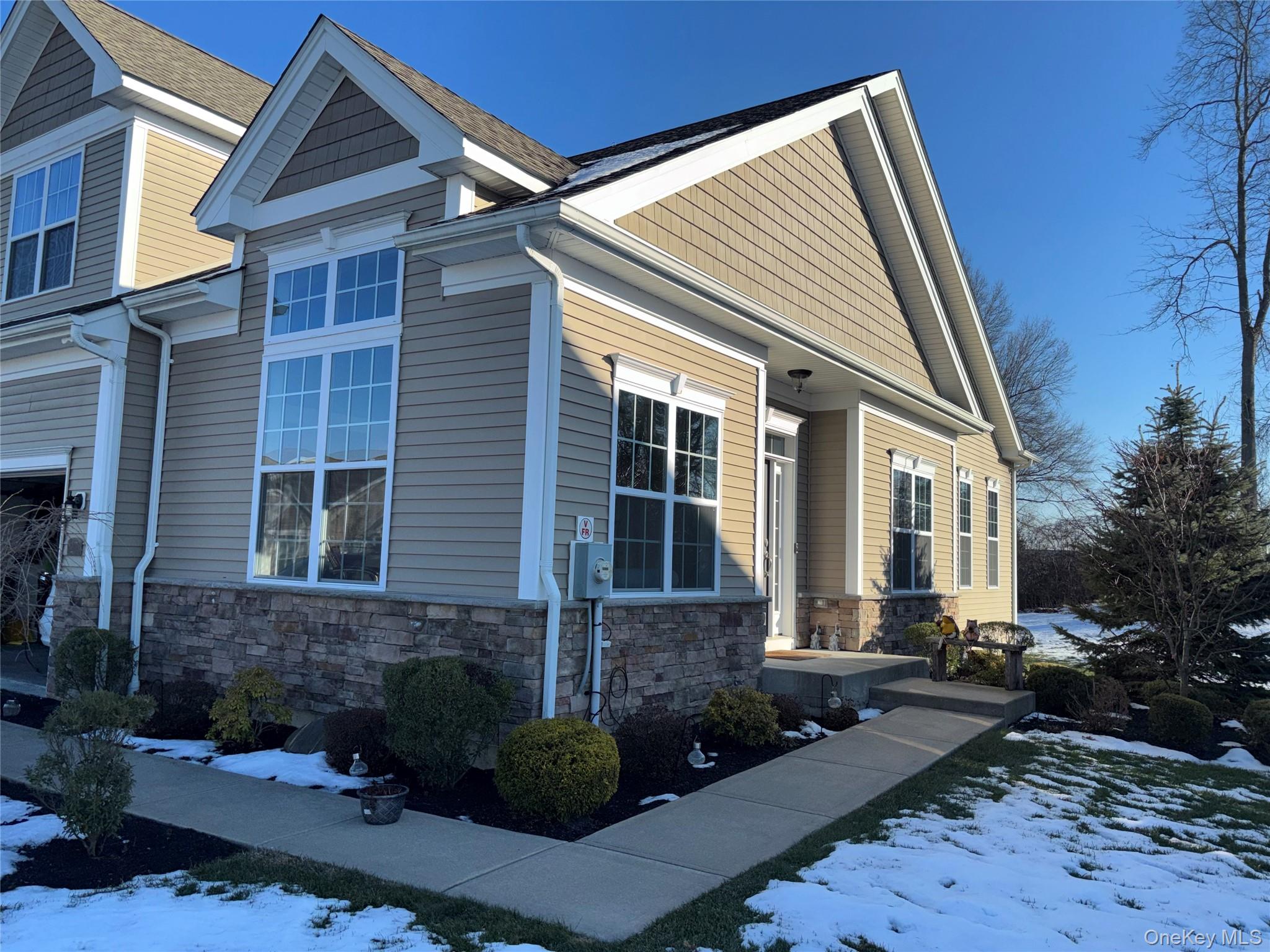 27 Dutch Court, Wappingers Falls, NY 12590