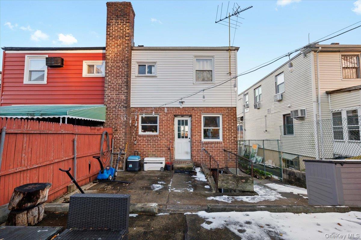 2761 Hering Avenue, Bronx, NY 10469