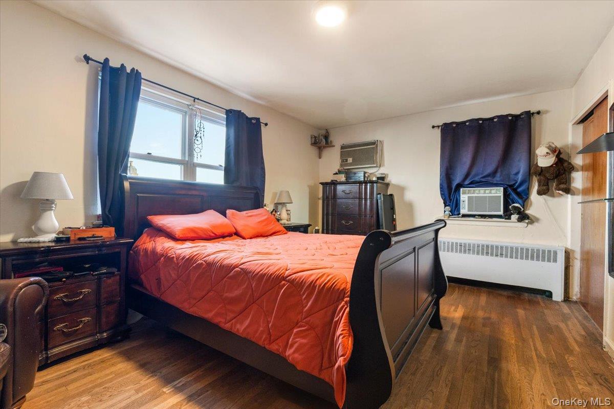 2761 Hering Avenue, Bronx, NY 10469